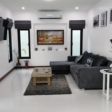 חוף ג'ומטיין Private Pool Villa With Jacuzzi At Royal Park Village - Walk To The Beach - 6 People - Max 3 Males (Adults Only) מראה חיצוני תמונה